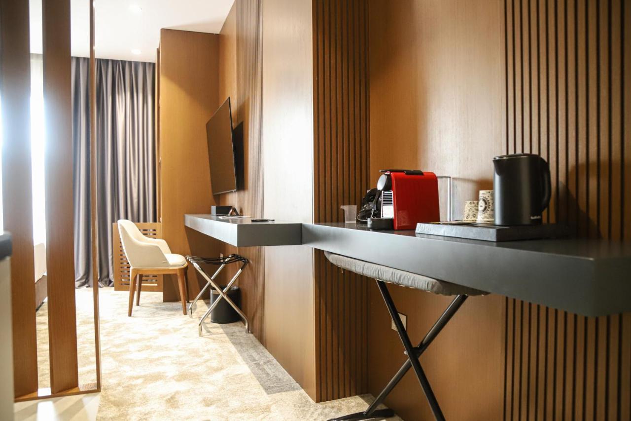 Urbanin Apartment & Hotel ティラナ エクステリア 写真